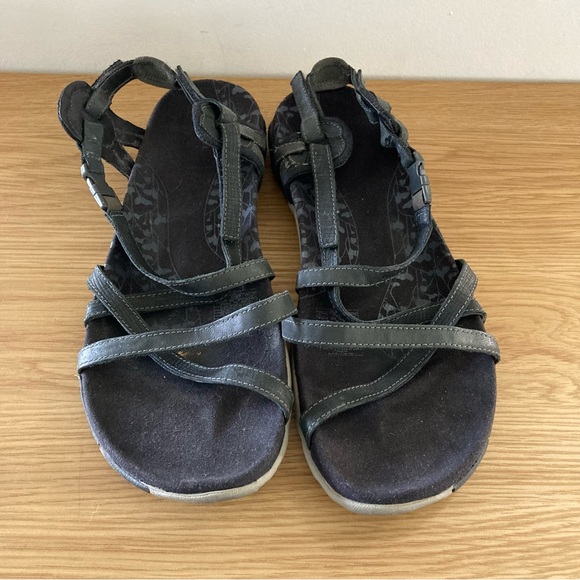 Merrell Size 11 Black Strappy Sandals - Picture 2 of 6